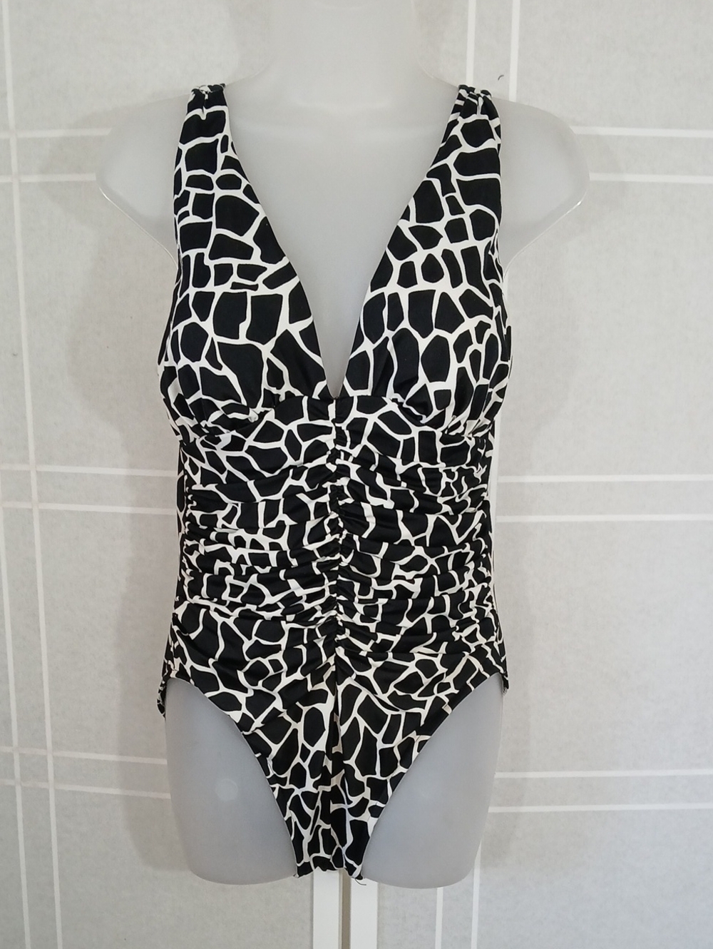 Miraclesuit Black & White Onepiece 12
